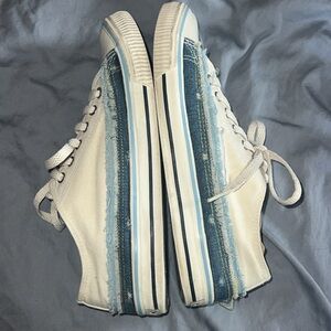 Airwalk Vintage Sneakers White with Denim Detail in Size 9.5